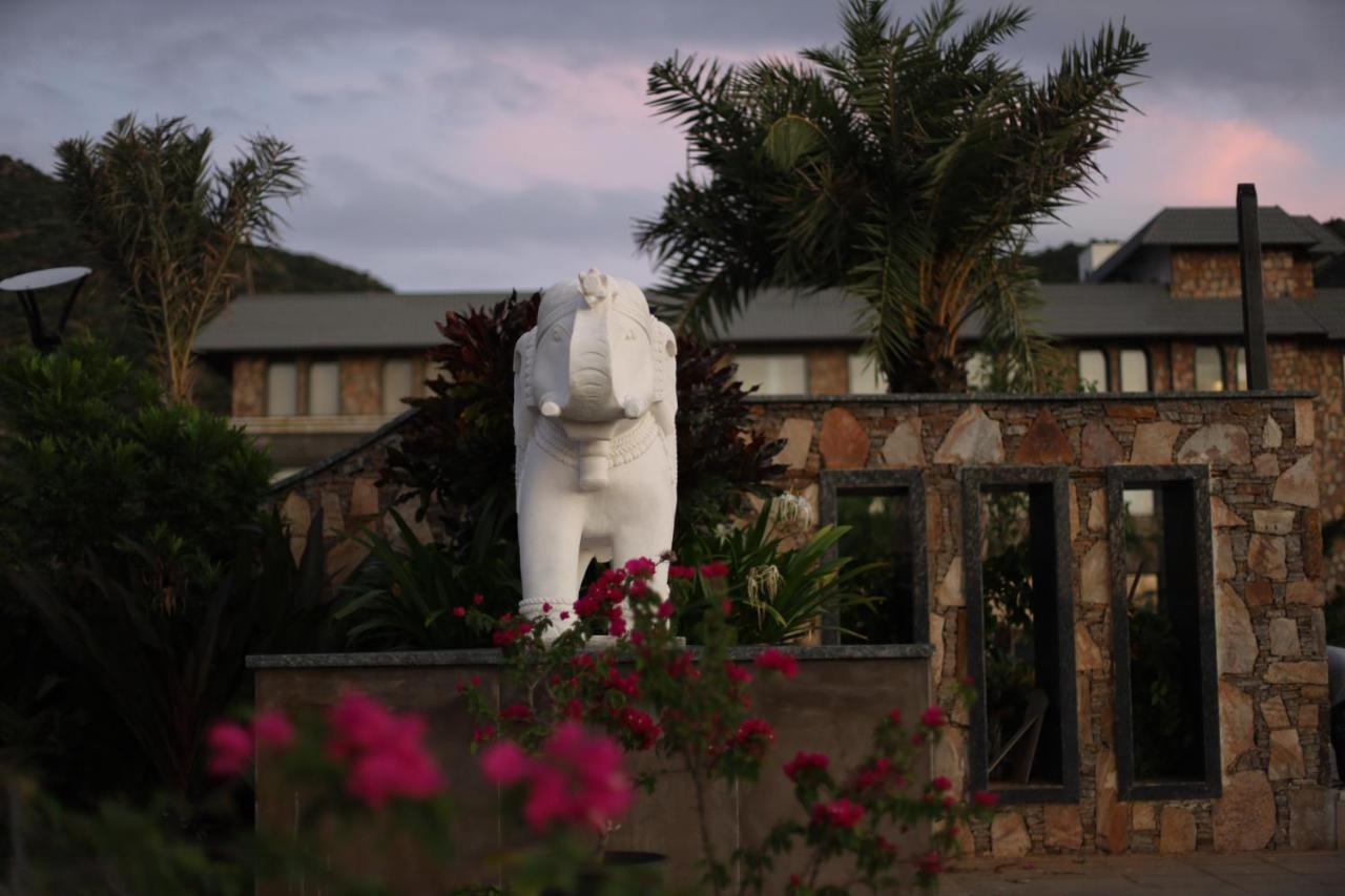 Pushkara Resort And Spa Extérieur photo