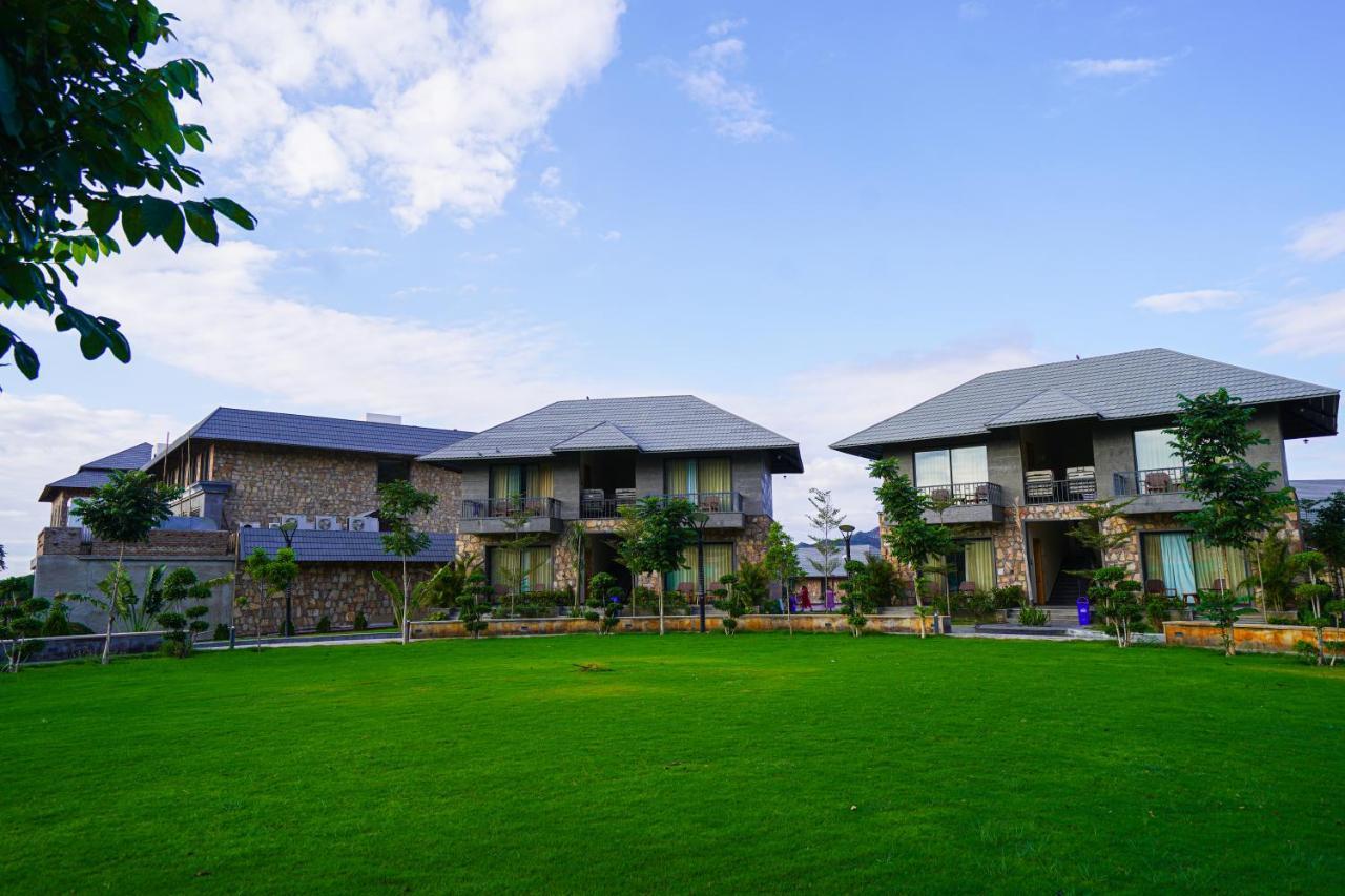 Pushkara Resort And Spa Extérieur photo