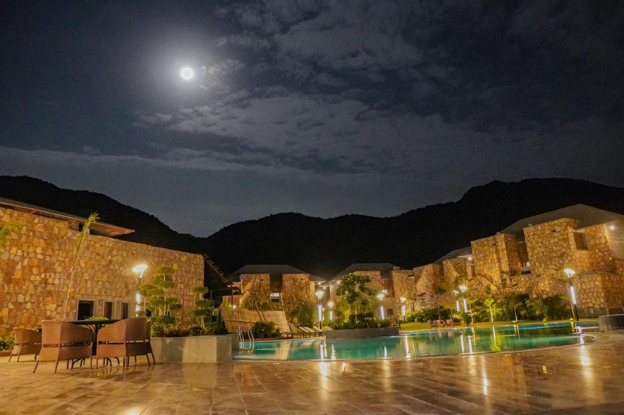 Pushkara Resort And Spa Extérieur photo