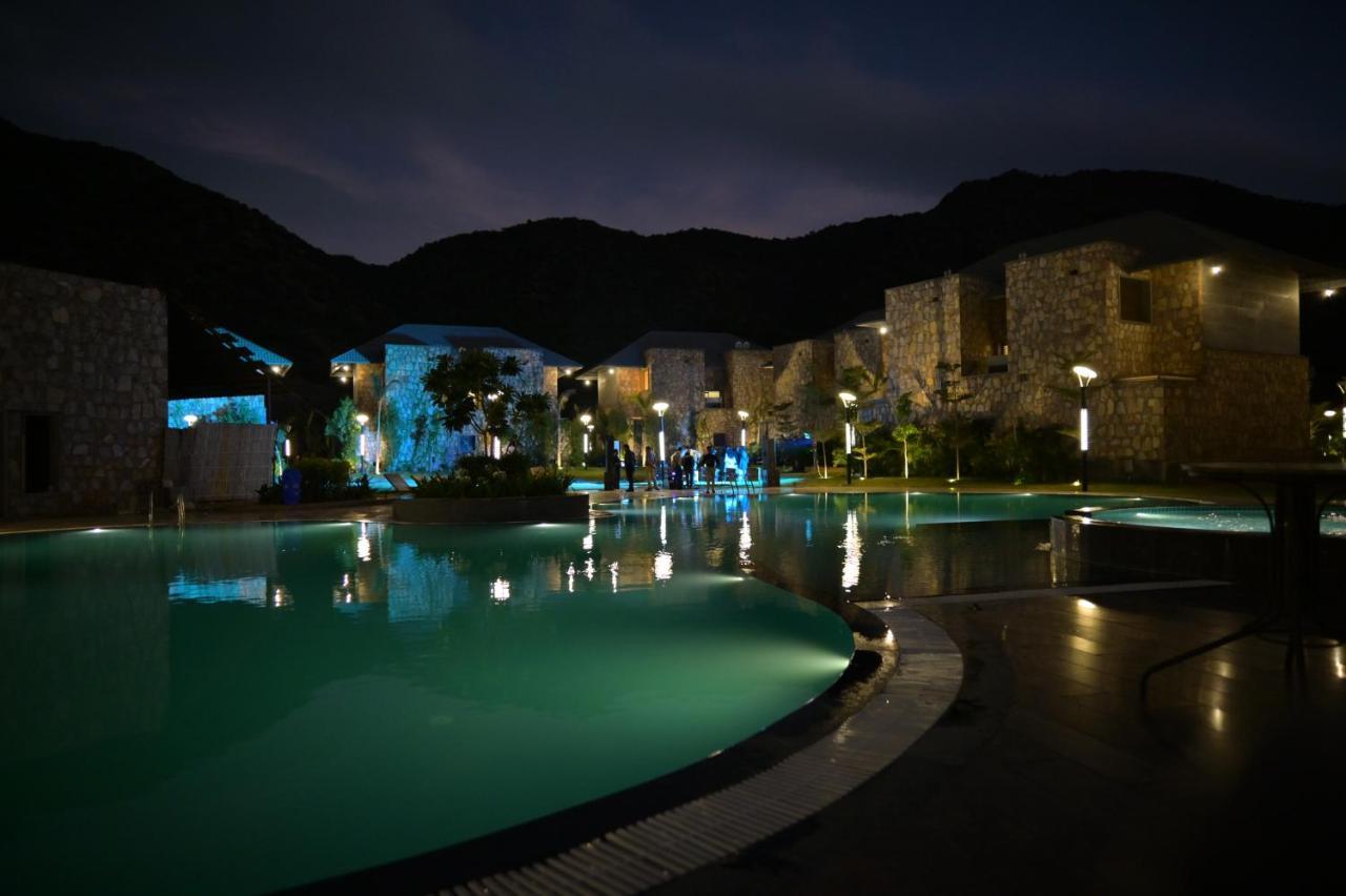 Pushkara Resort And Spa Extérieur photo