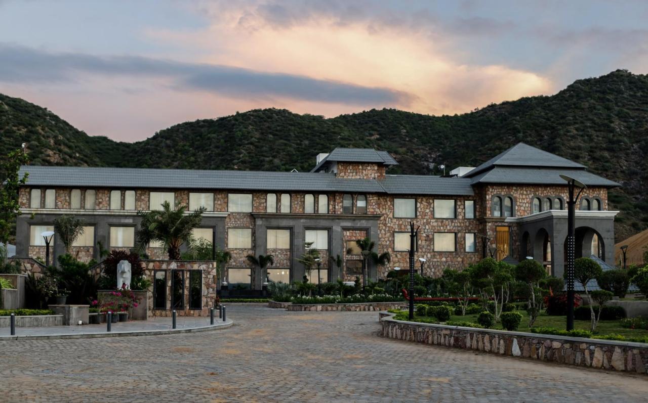 Pushkara Resort And Spa Extérieur photo