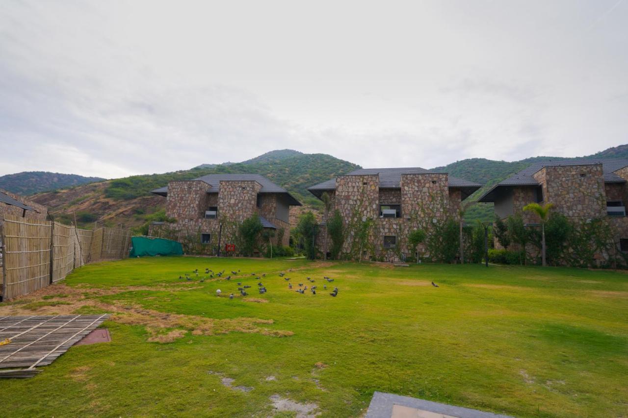 Pushkara Resort And Spa Extérieur photo
